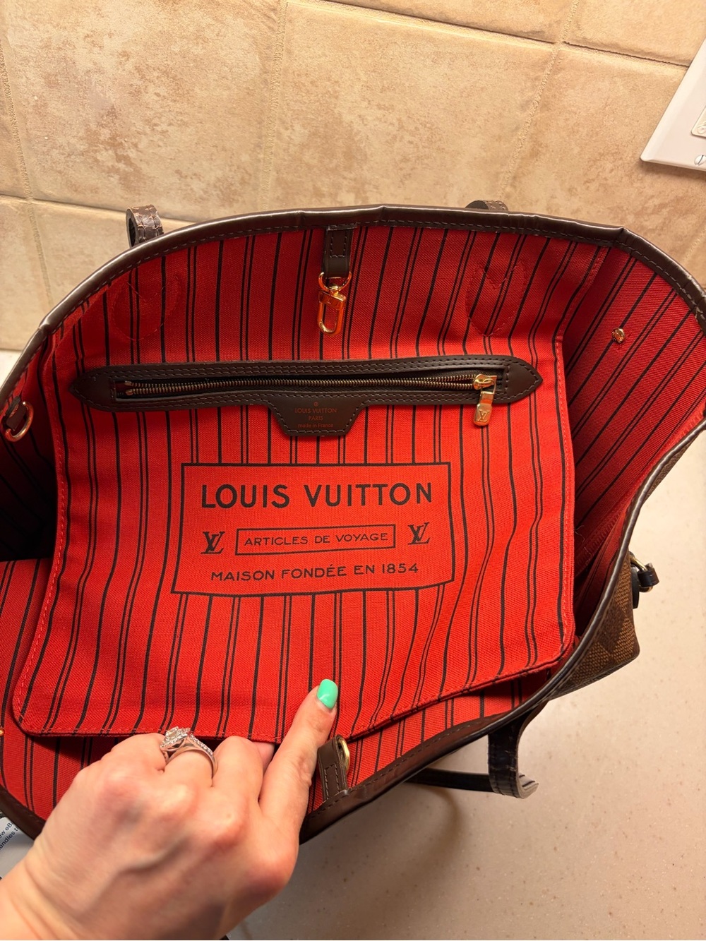 Louis Vuitton Neverfull MM WITH POUCH!! - Picture 9 of 17